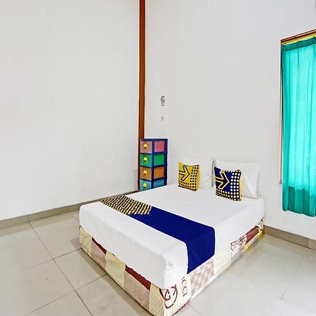 Oyo 92006 Kost Sejahtera Syariah Hotel Sidoarjo Eksteriør billede