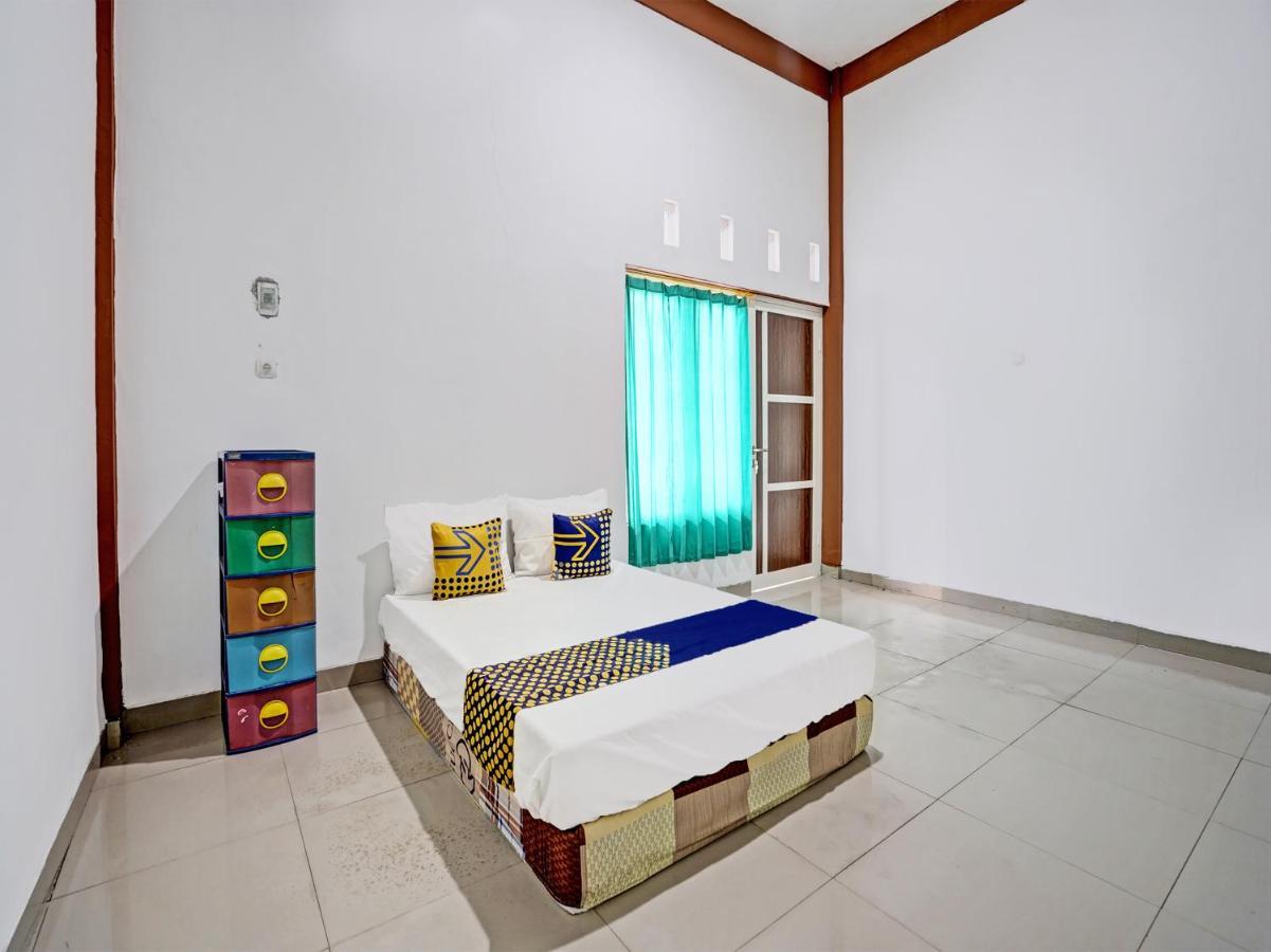 Oyo 92006 Kost Sejahtera Syariah Hotel Sidoarjo Eksteriør billede