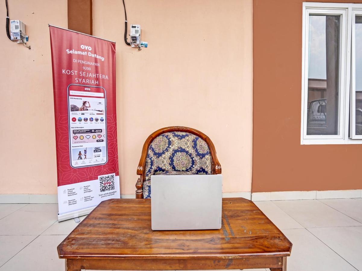 Oyo 92006 Kost Sejahtera Syariah Hotel Sidoarjo Eksteriør billede