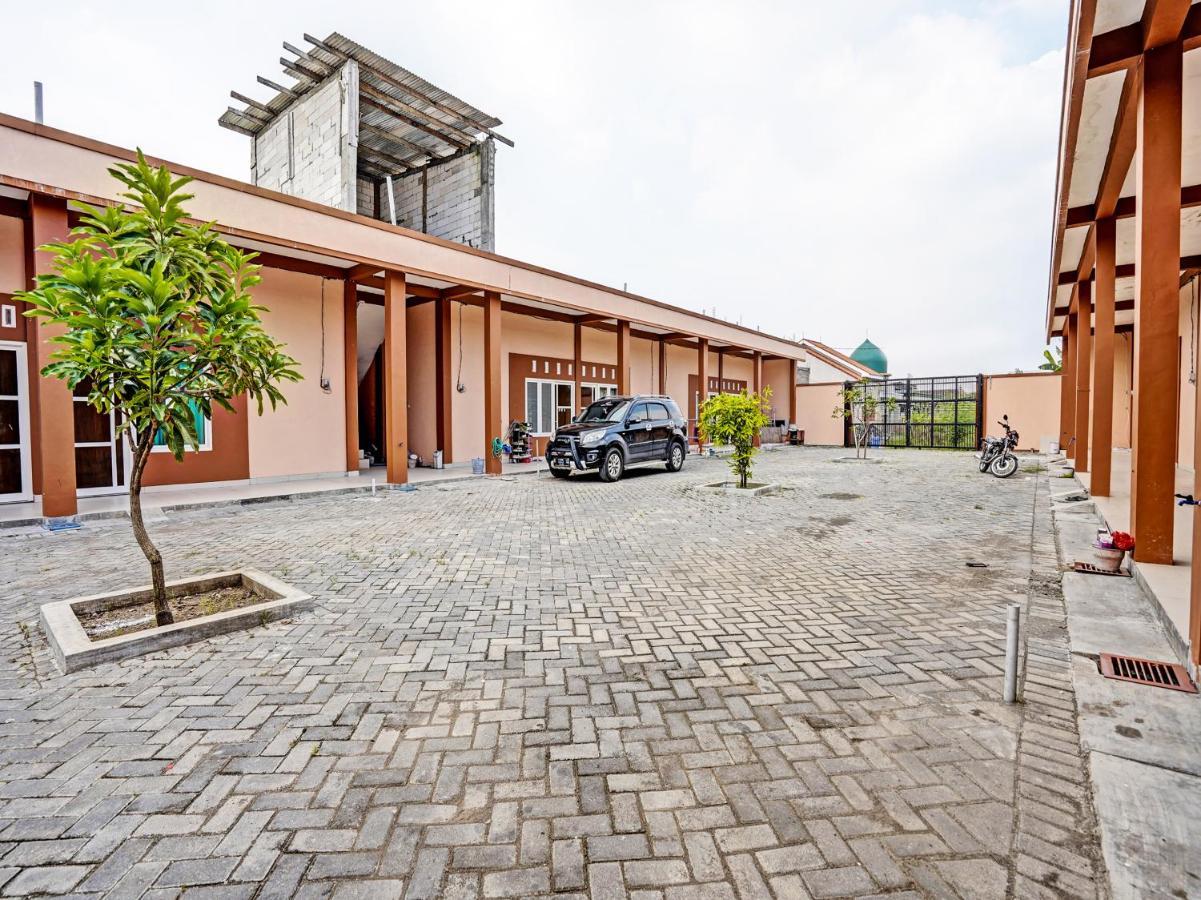 Oyo 92006 Kost Sejahtera Syariah Hotel Sidoarjo Eksteriør billede