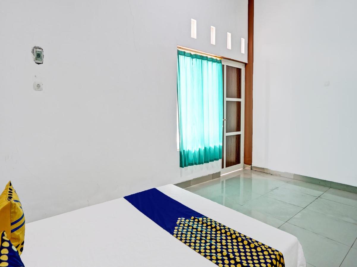 Oyo 92006 Kost Sejahtera Syariah Hotel Sidoarjo Eksteriør billede