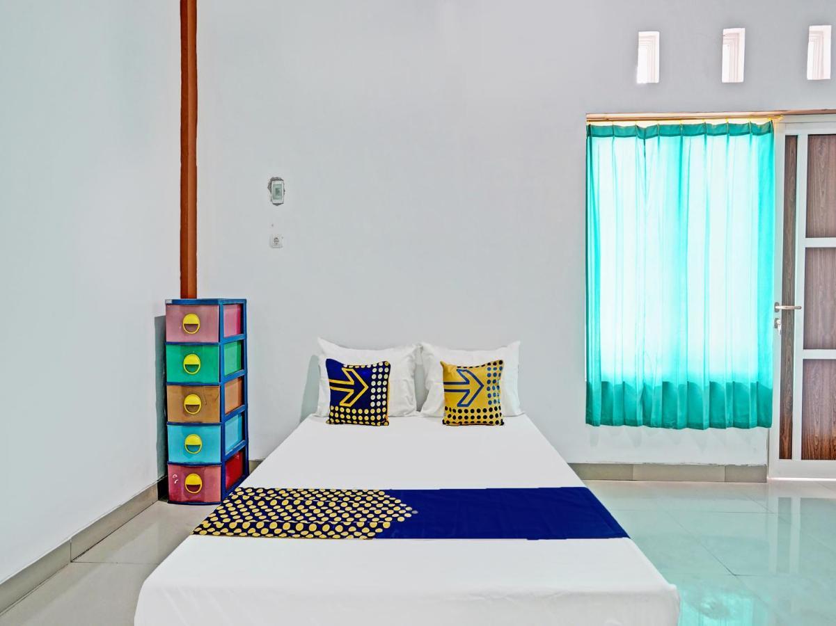 Oyo 92006 Kost Sejahtera Syariah Hotel Sidoarjo Eksteriør billede