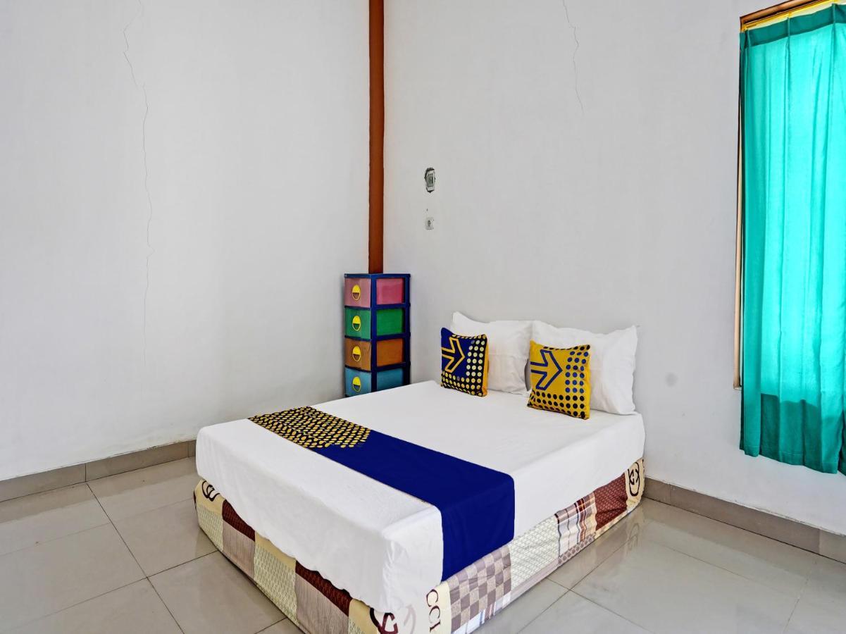 Oyo 92006 Kost Sejahtera Syariah Hotel Sidoarjo Eksteriør billede