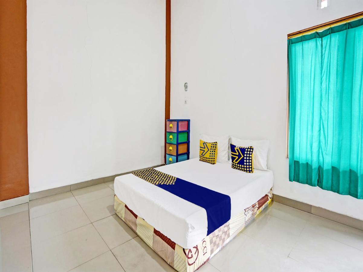Oyo 92006 Kost Sejahtera Syariah Hotel Sidoarjo Eksteriør billede